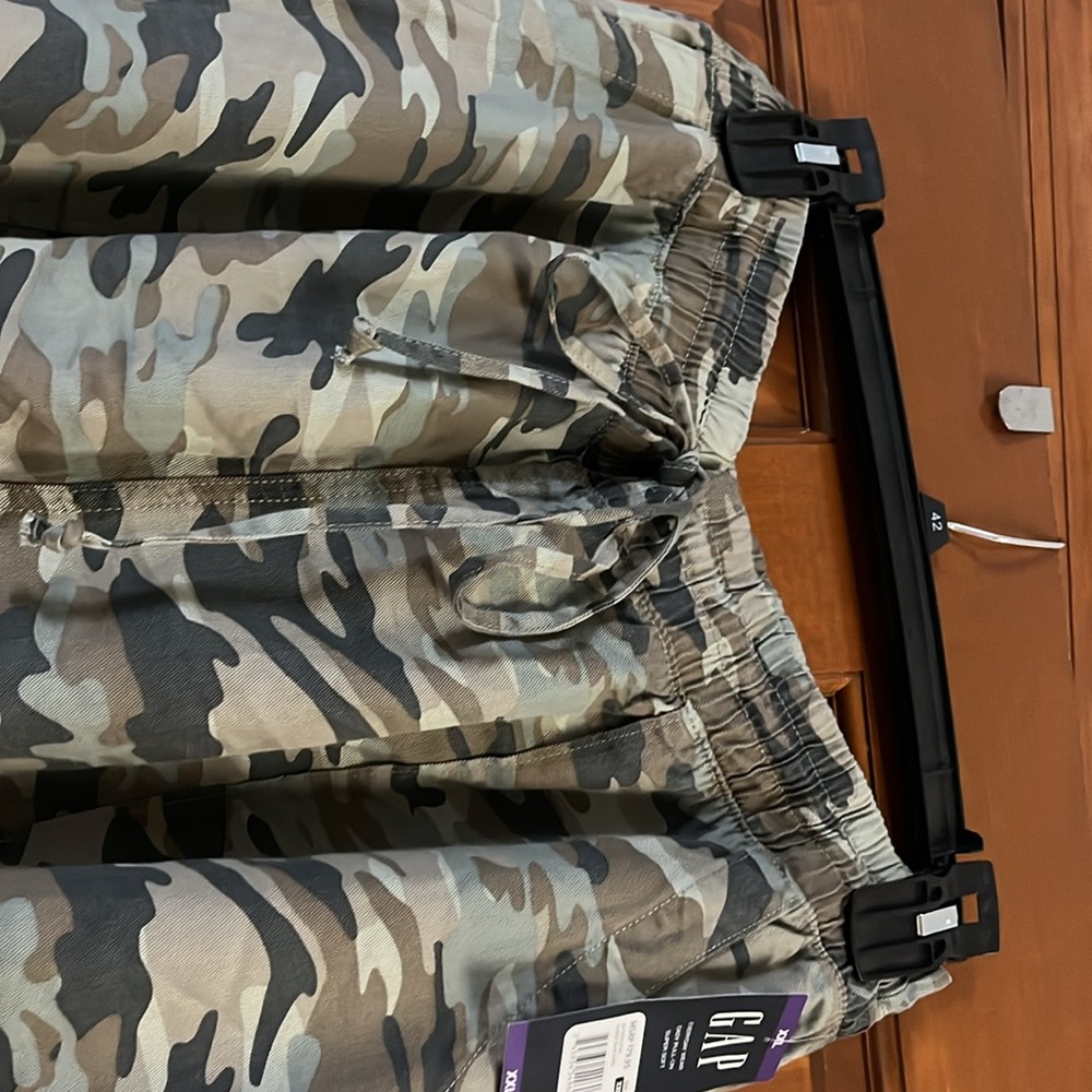 Gap XXL Camo Joggers - Picture 2 of 7
